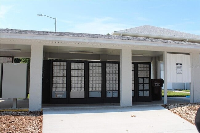 Building Photo - 50989 U S 27 Unit