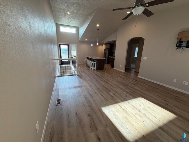 Building Photo - 2607 E Sunburst Dr