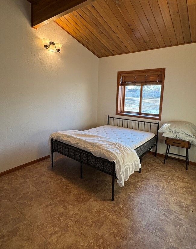 Building Photo - 1810 4th Ave NW