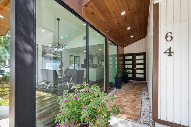 Building Photo - 64 N Timber Top Dr