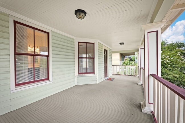 Building Photo - Charming 4 Bedroom 3 Bathroom Historical H...