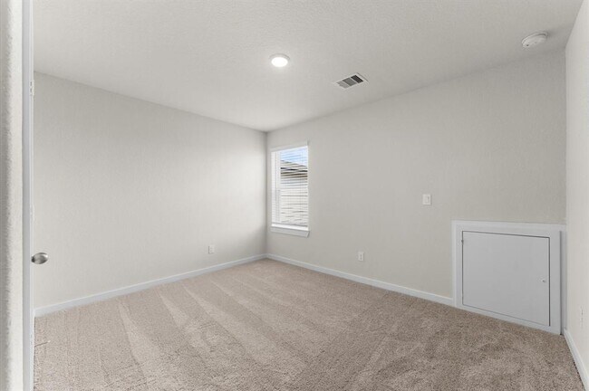 Building Photo - 8627 Blueberry Ash St
