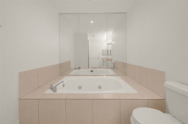 Building Photo - 2860 Holly Hall St