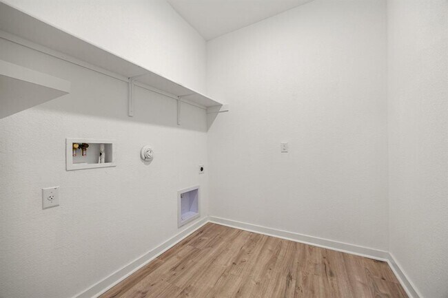 Building Photo - 904 Balsora Cv