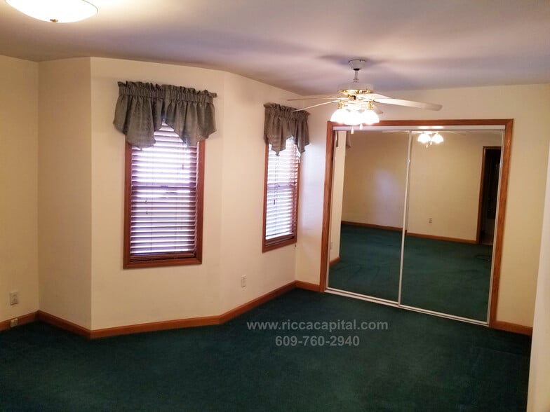 Building Photo - 507 Wilbur Ave