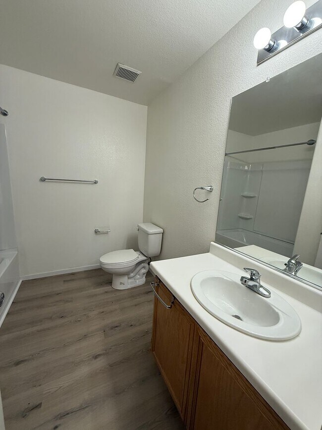 Building Photo - Cute Two Story Gated Townhome In Trilogy!