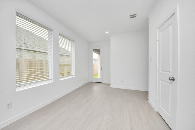 Building Photo - 1062 Blue Stone Dr