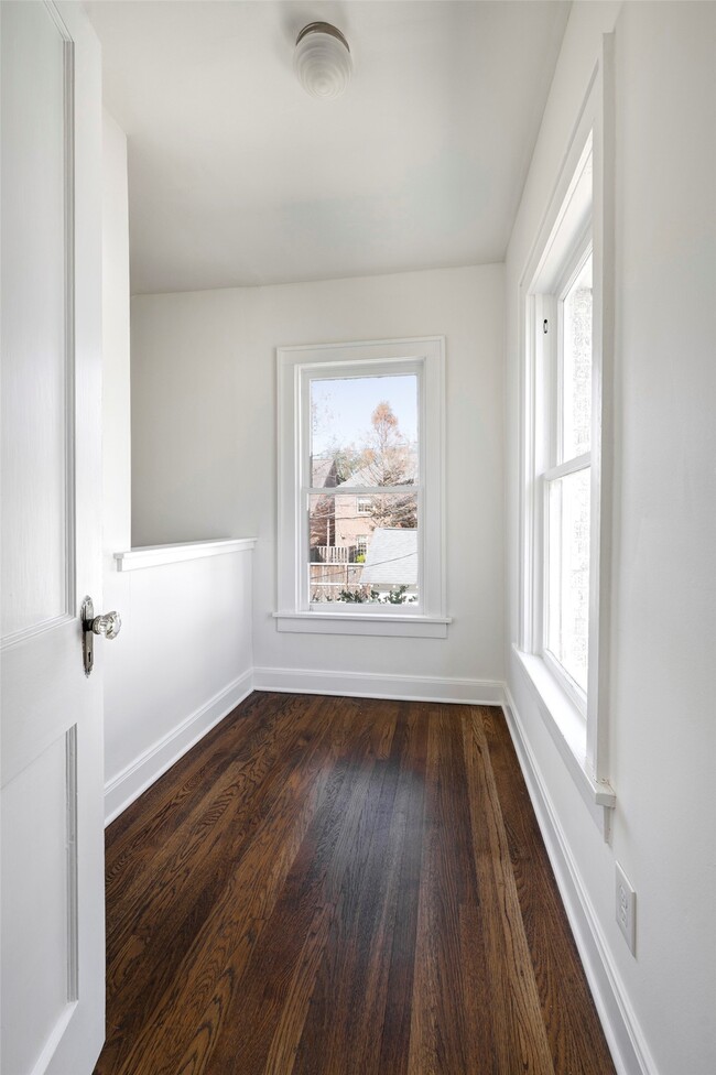 Building Photo - 3008 Amherst St