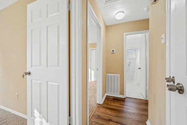 Building Photo - 9302 Claridge Dr