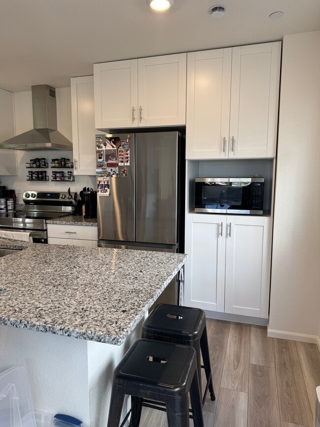 Building Photo - 10339 Vaughn Way