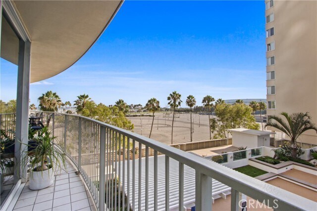 Building Photo - 700 E Ocean Blvd