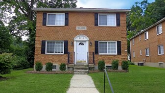 Building Photo - 2170 W Schantz Ave