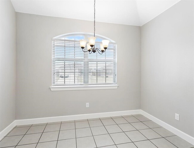 Building Photo - 304 Country Crossing Cir