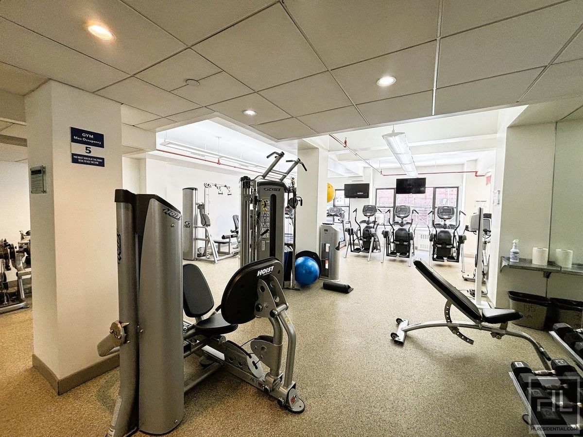 Building Photo - Fourth Avenue