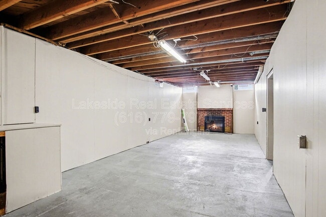 Building Photo - 1421 Ball Ave NE