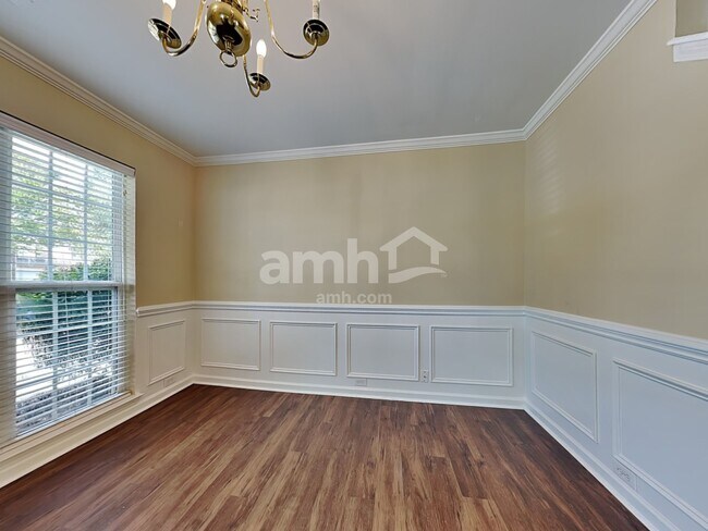 Building Photo - 11016 Treebranch Dr