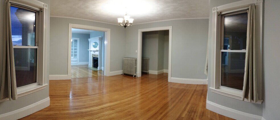 Building Photo - 52 Crescent Ave