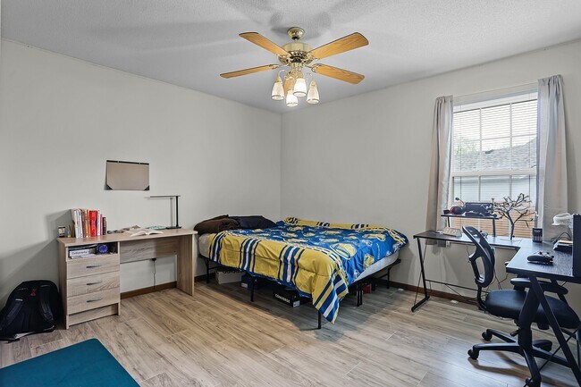 Building Photo - 116 Bayhill Blvd