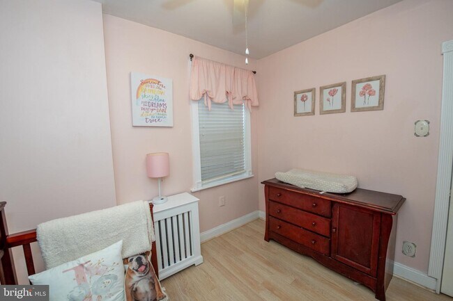 Building Photo - 2634 Edgemont St