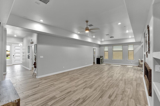 Building Photo - 13405 Emerald Glass Dr
