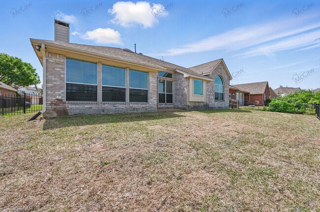 Building Photo - 544 Layton Dr