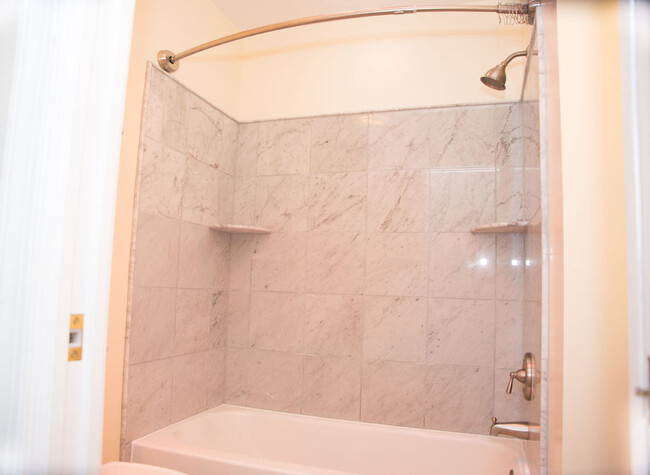 Building Photo - 10331 Bushman Dr