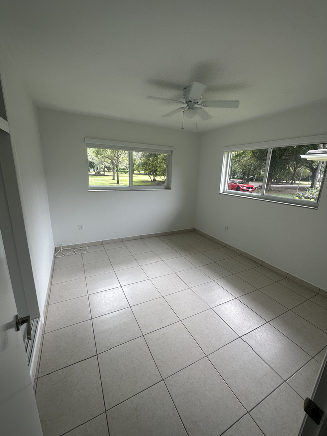 Main Guest Bedroom - 5400 Orduna Dr