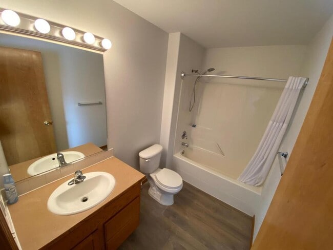 Building Photo - 856 N Doryport Ct