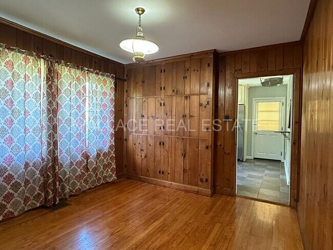 Building Photo - CHARMING STONE HOUSE IN SoKno w/ 3 BDRMS and 2 BATHS