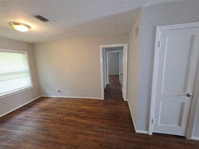 Building Photo - 3723 Odin Ct
