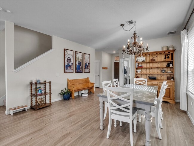 Building Photo - 25623 Balsamroot Dr