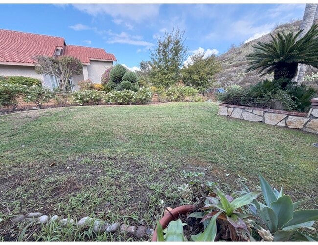 Building Photo - 19852 E Round Hill Ln