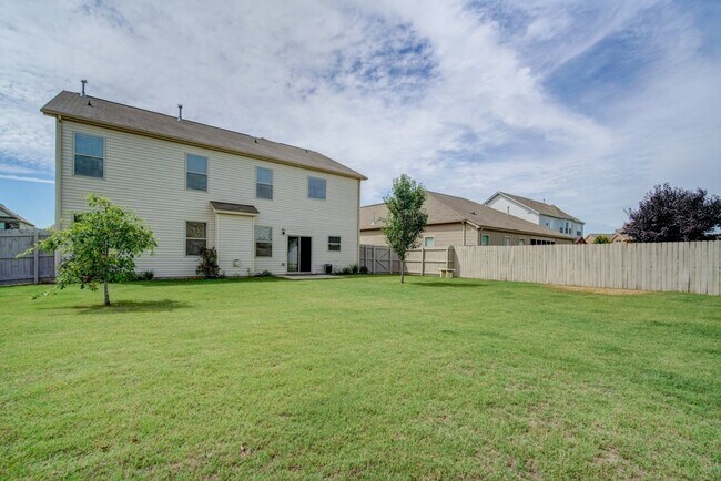 Building Photo - Gorgeous 4/5 BR, 3 BA, 2 Car Garage Home with Fenced Backyard and Large Storage Unit