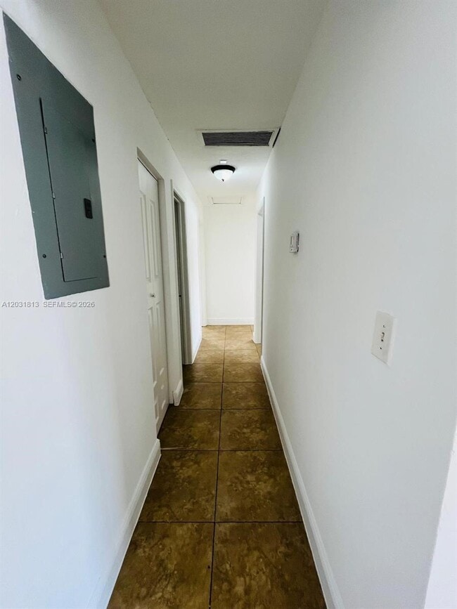 Building Photo - 7701 SW 10th Ct
