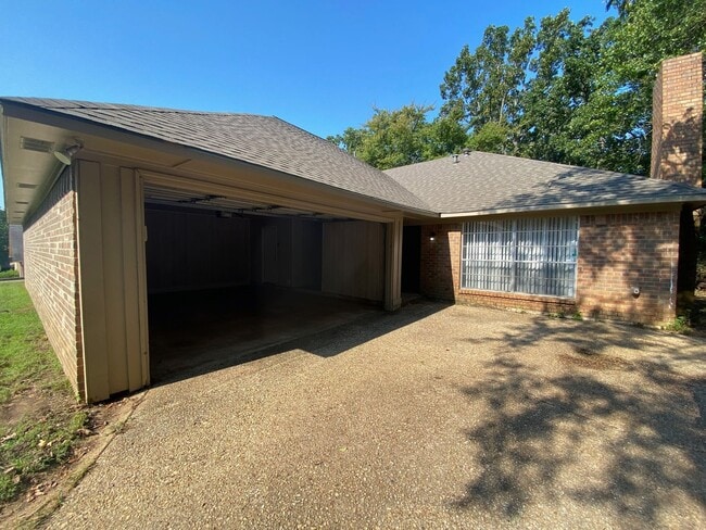 Building Photo - Duplex Homes 3/2/2