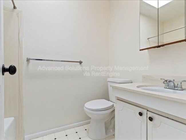 Building Photo - 3046 S 300 E