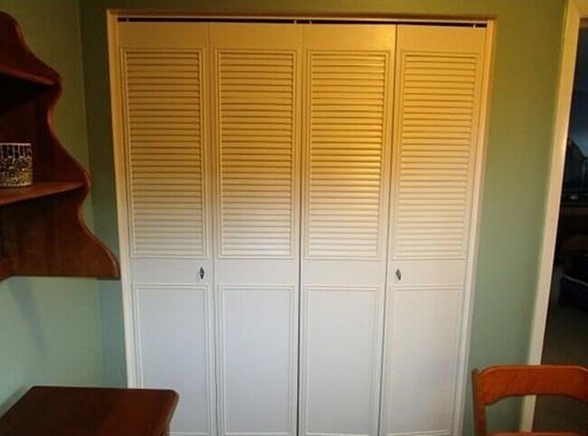 Building Photo - 12 Williamsburg Ct