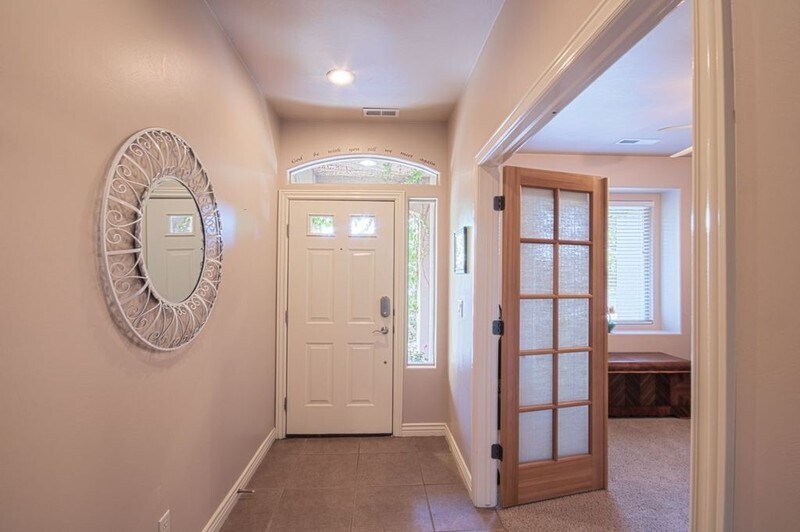 Building Photo - 674 Bear Claw Dr