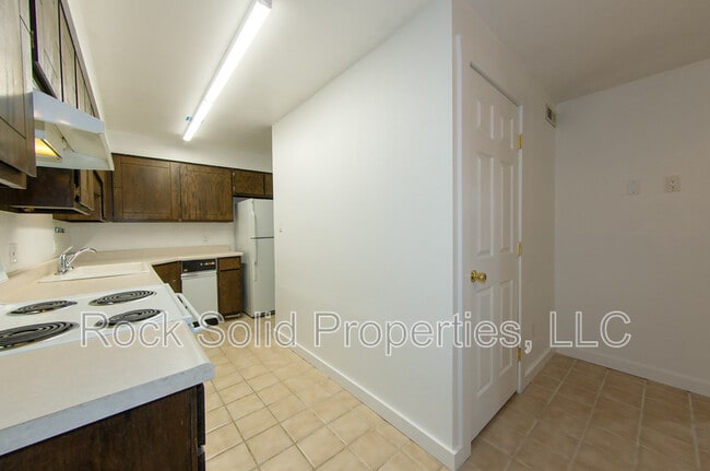 Building Photo - 3061 Reed Ave