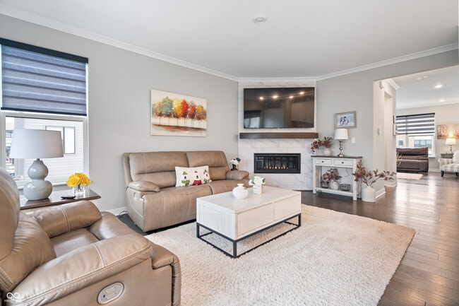 Building Photo - 661 Golborne St