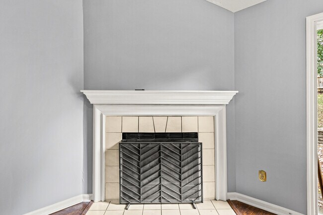 Building Photo - 1105 Jonestown Ln