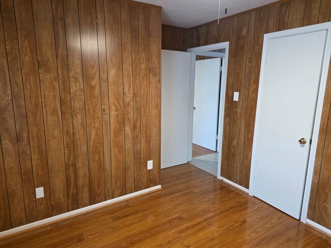 Building Photo - 2121 Redwood St