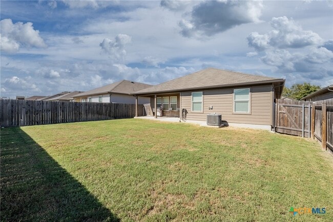 Building Photo - 860 Margay Lp
