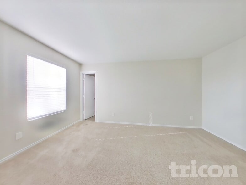 Building Photo - 5003 Mustang View