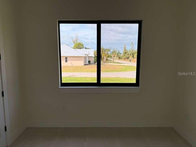 Building Photo - 10426 Live Oak Rd