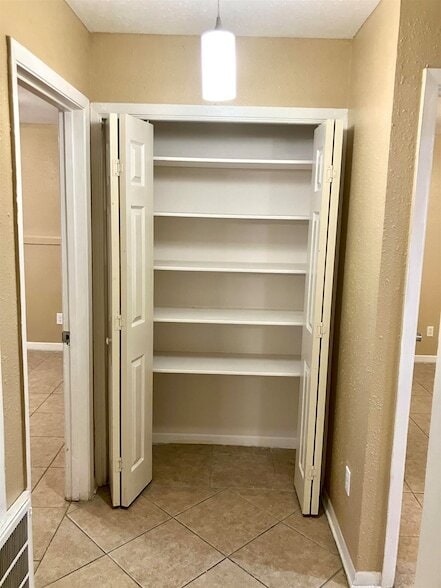 Building Photo - 1112 Northwood Dr