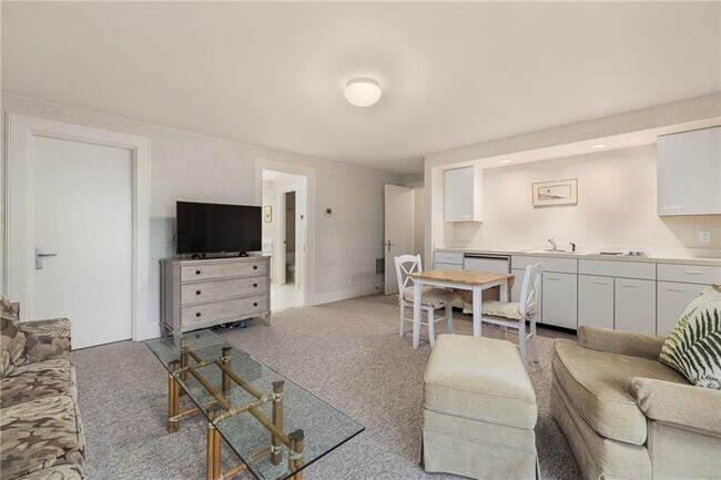 Building Photo - 283 Ocean Ave