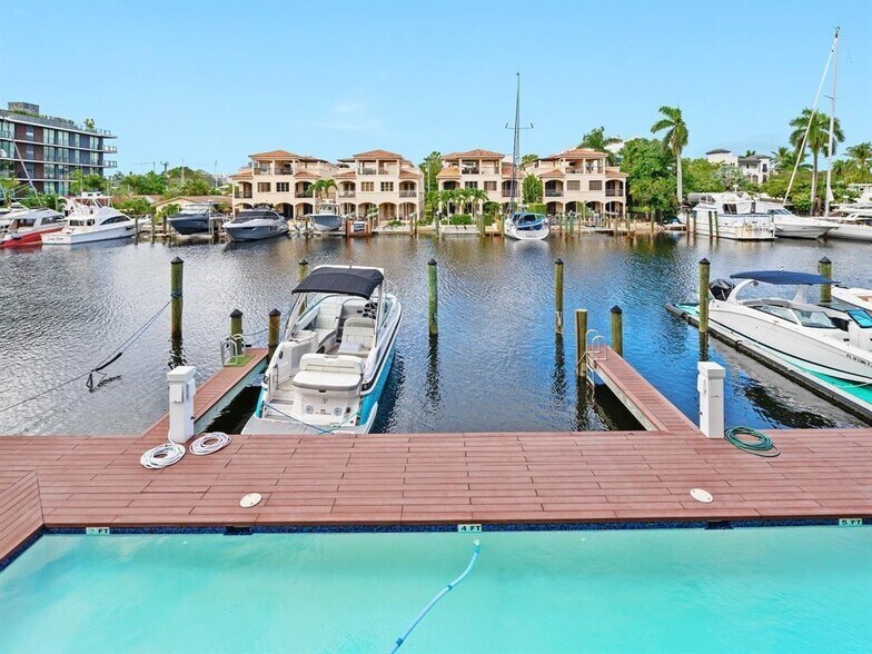 Building Photo - 133 Isle of Venice Dr