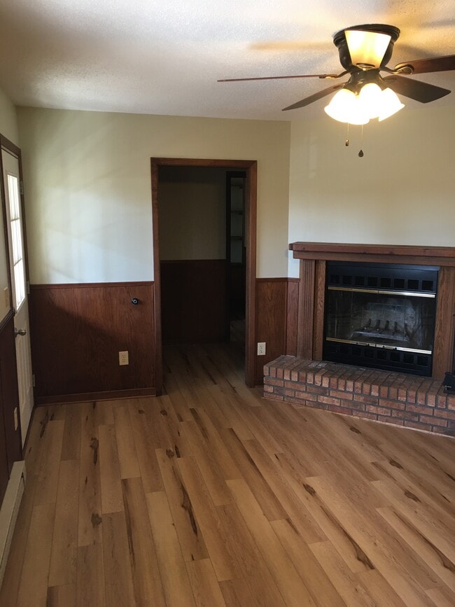 Building Photo - 32 Cedar Hill Ln