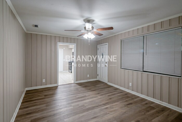 Building Photo - 2454 Buttonwood Dr